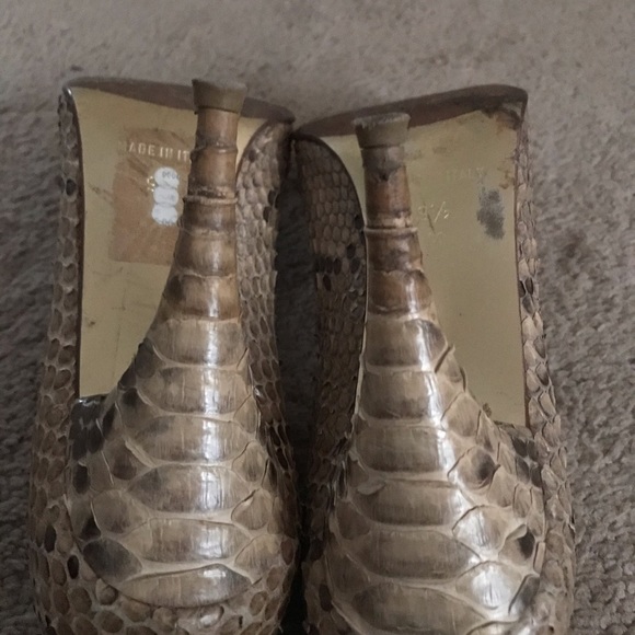 Michaels Kors Collection Python Snake Pumps - Picture 5 of 5
